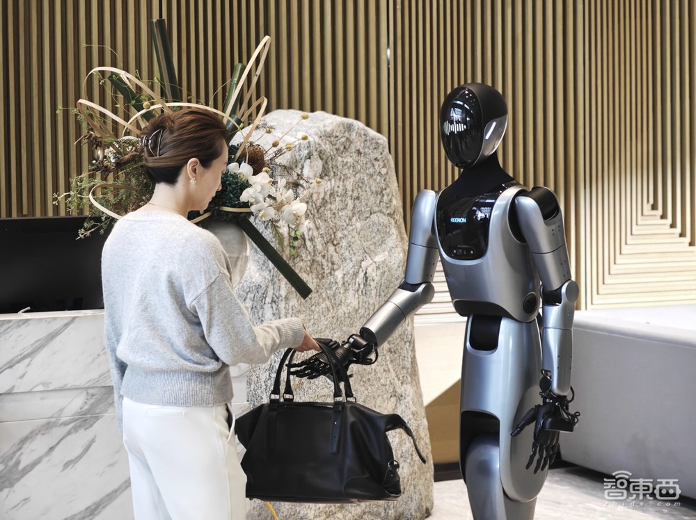 10万台服务机器人,15年海量场景数据,擎朗人形机器人撕开万亿新市场