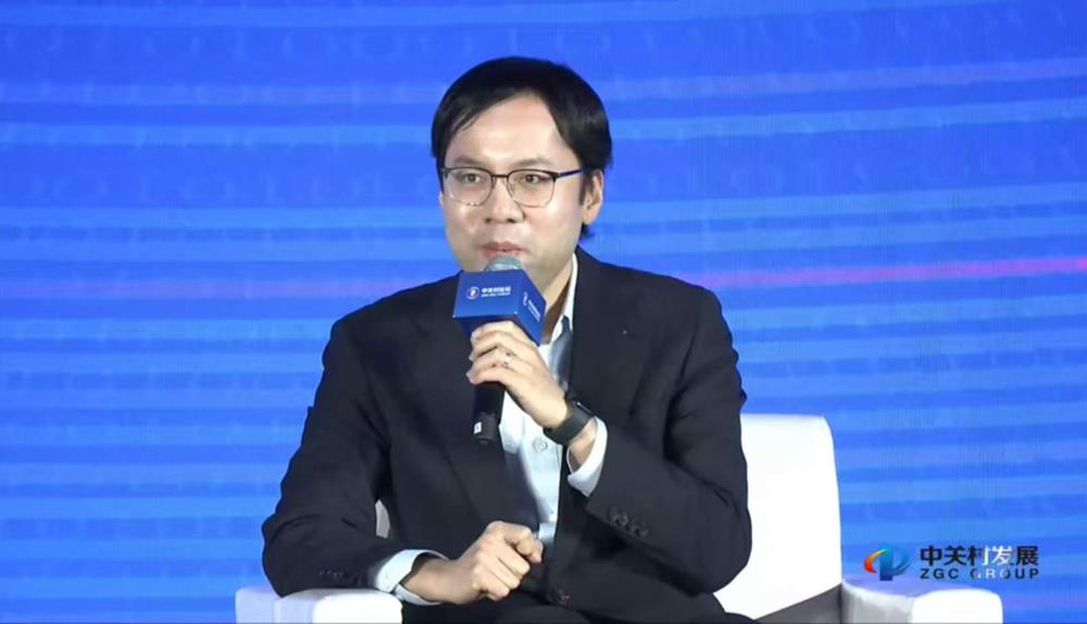 杨植麟主持、罗福莉张鹏抛干货，这场“龙虾局”把AI未来聊透了