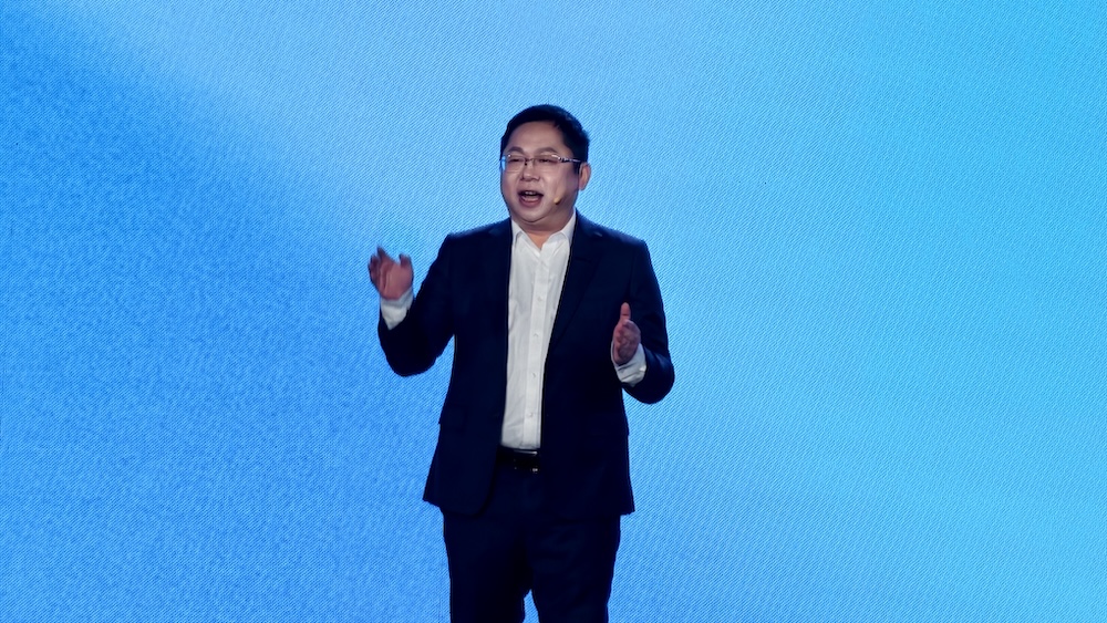 比亚迪官宣两款8系新车！明年一季度亮相，海洋网四年达成600万辆销量