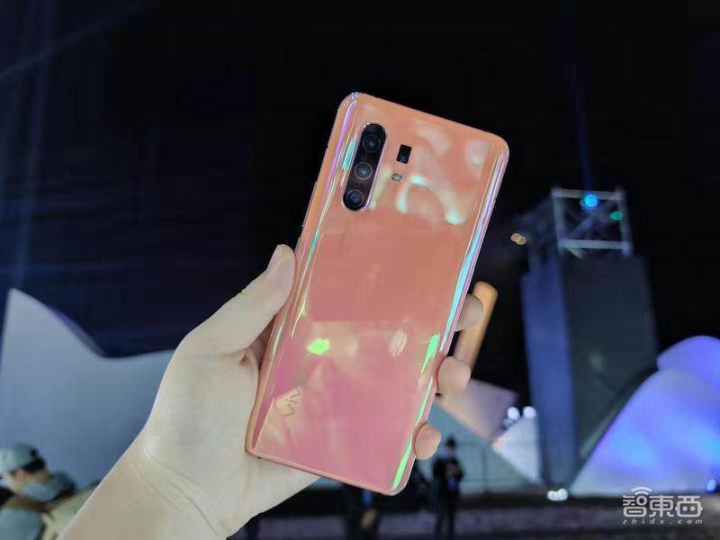 vivo首推双组网5G手机X30！搭三星旗舰芯片，16～135mm黄金焦段四摄