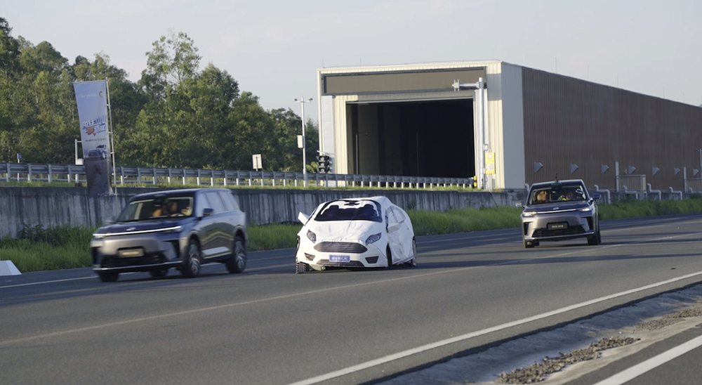 又一“华系”旗舰插混SUV登场!标配ADS 4 Max,综合续航超1200km