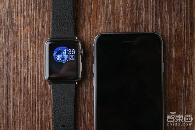 重量级比拼:Apple Watch对比Moto 360
