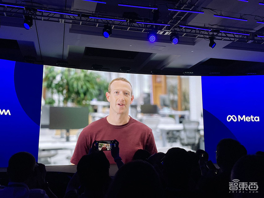 高通甩出最强芯片三件套!手机跑100亿参数大模型,PC芯片逆袭苹果英特尔