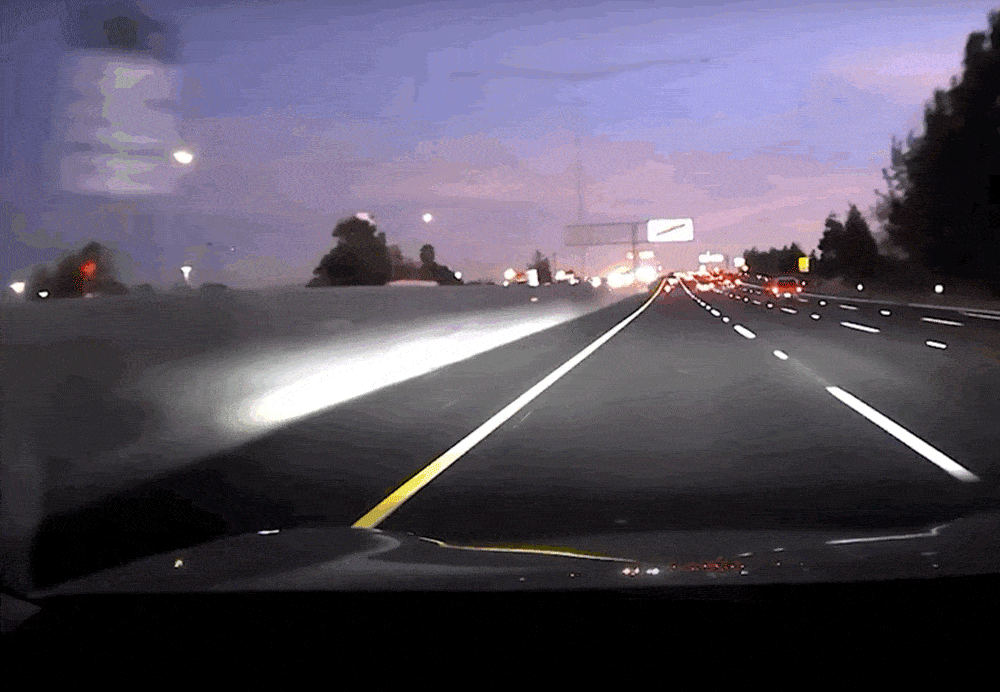 德国监管机构调查特斯拉自动变道功能，或影响FSD在欧洲推广