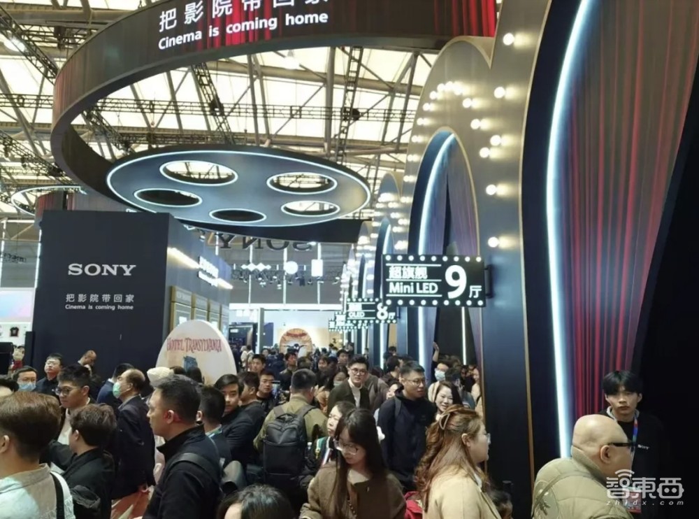 DeepSeek横扫家电圈！暴走三万步，带你看尽AWE最火AI黑科技