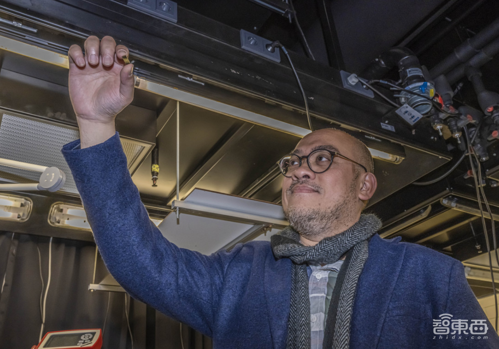 科学家研发新型光子芯片!用声波有效抗噪,突破数据传输瓶颈