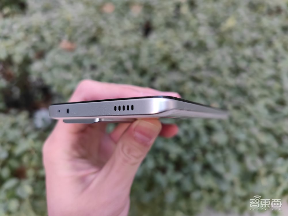 Redmi K60首发体验：联合研发带来屏幕体验革新，续航依旧霸榜