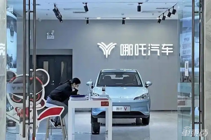 突发!哪吒CEO张勇下课,创始人方运舟走到前台