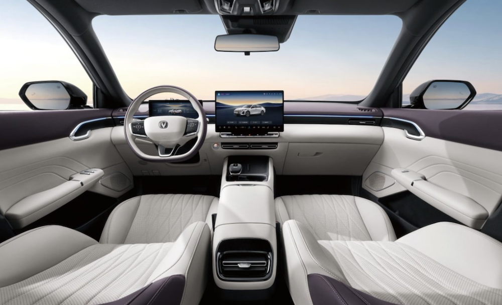 7.29万元起！长安第四代逸动正式上市，全场景驾驶辅助、DeepSeek上车