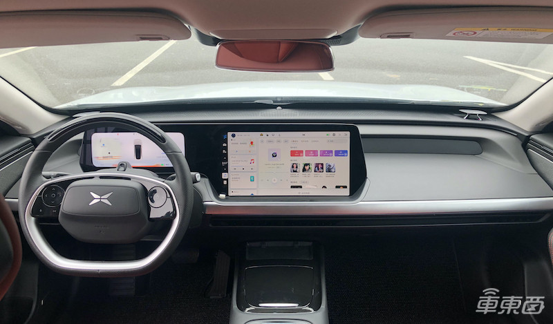 小鵬P7頂配版上路實(shí)測(cè) 駕駛表現(xiàn)優(yōu)異 回頭率超高