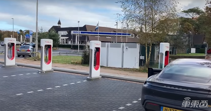 特斯拉充电桩向第三方开放，输出功率仅有峰值功率50%