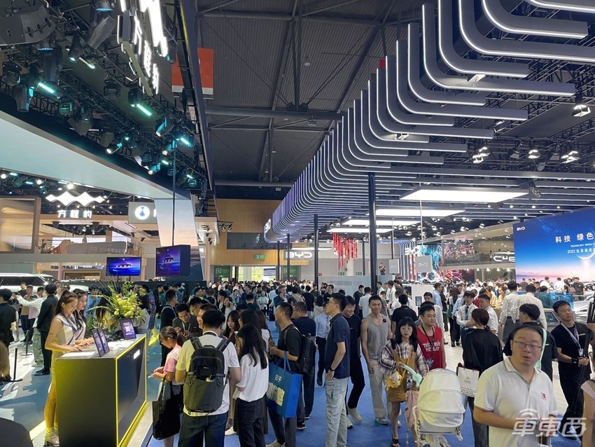 成都车展首日:比亚迪长城正面过招,合资车企且战且退