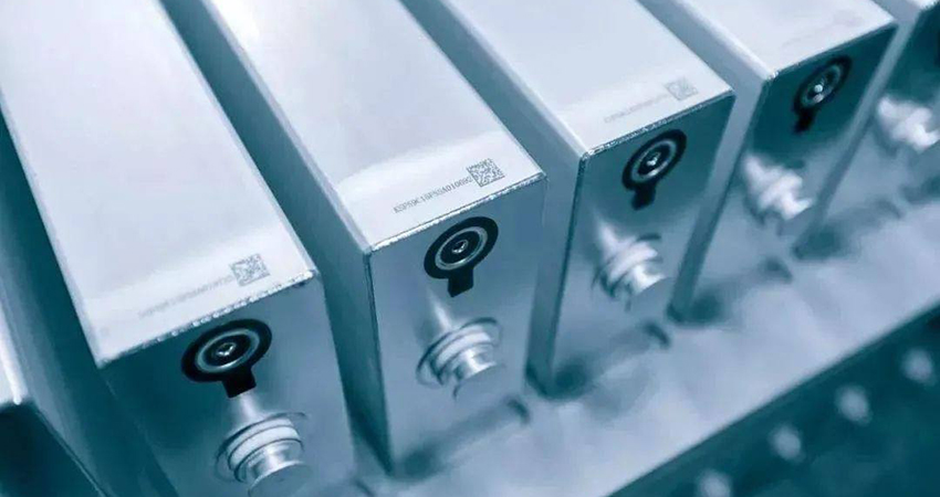 特斯拉的磷酸铁锂“绯闻”：车企、资本、产业助推之下的无厘头狂欢