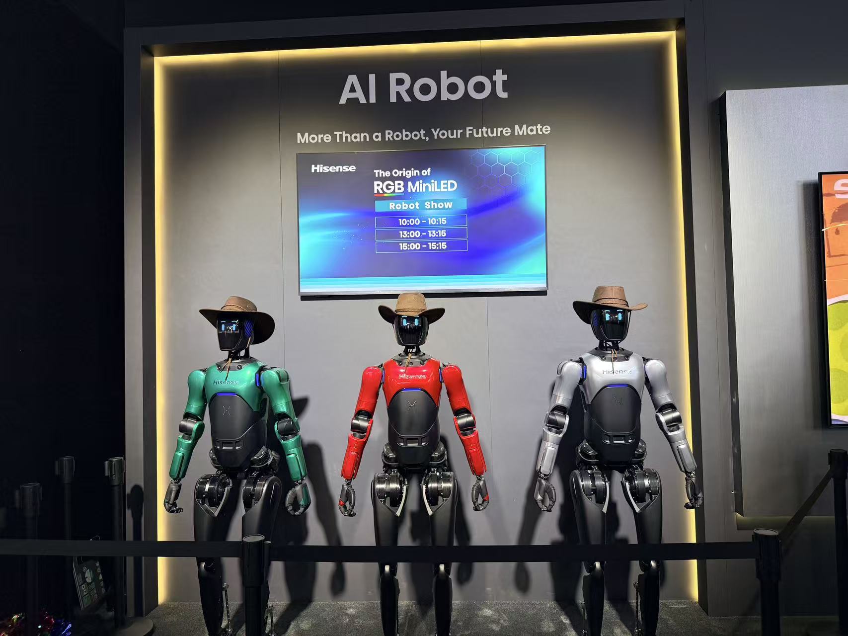 中国人形机器人霸场CES！智元宇树众擎全明星天团都来了