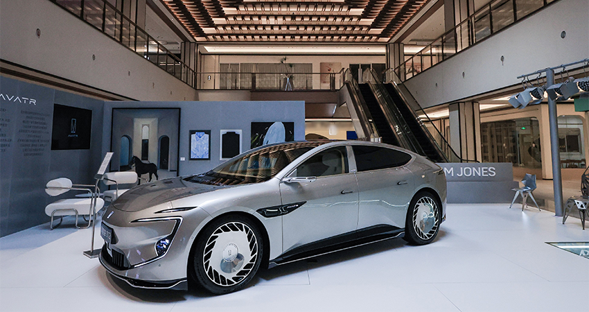 售价70万！阿维塔012开启交付，全球限量700台