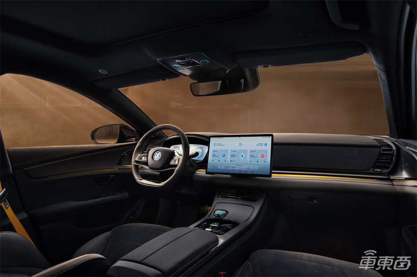 比亚迪汉DM系列新增两款车，售价区间18.98～23.98万，搭载云辇系统