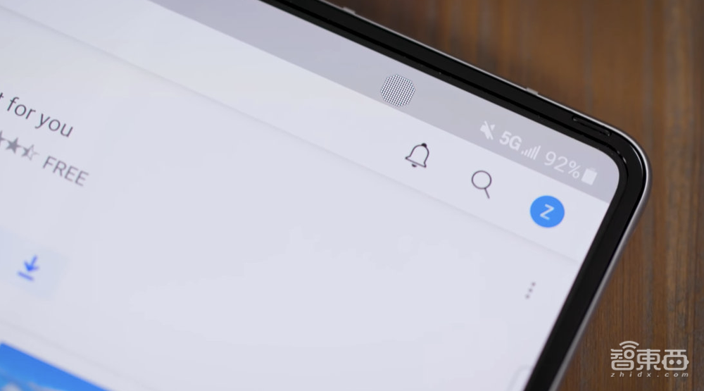 掌门人出狱在即，三星发防水折叠屏旗舰，首秀屏下摄像技术