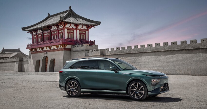 小鹏G9直降4.6万再战！何小鹏现场卖惨，核心高管十人调离或出走