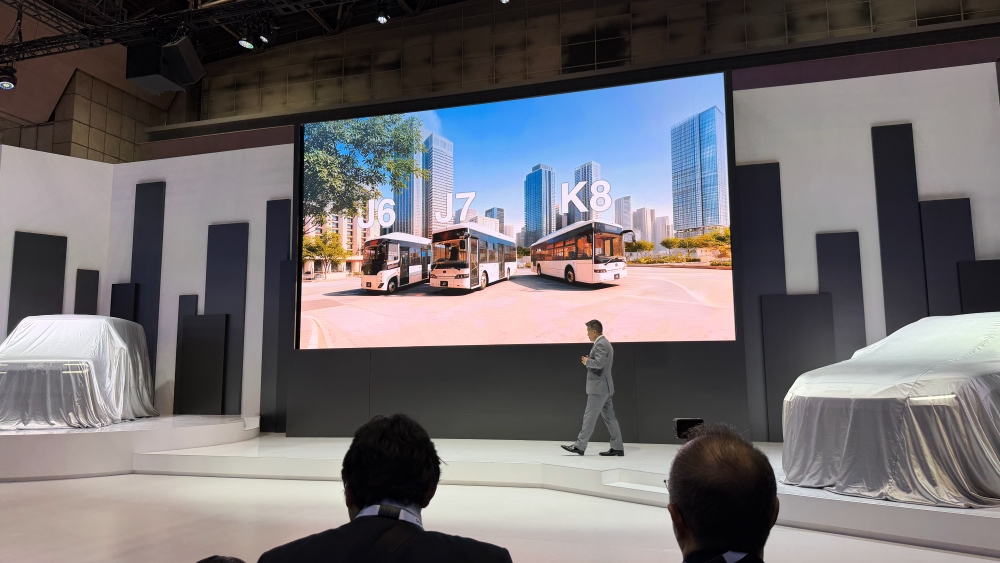 比亚迪扎根日本20年交卷：特供小车明年上市，首款插混车型亮相