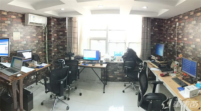 37岁海归博士压哨敲钟港交所！9年融资17轮，地平线蔚来资本都是股东