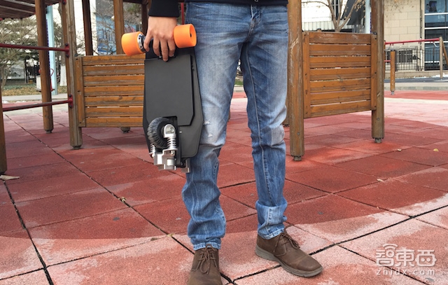 硬创先锋张鋐明:将一台电动滑板车装进背包分几步?