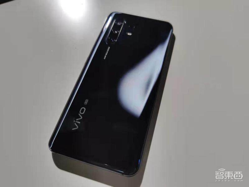 vivo首推双组网5G手机X30!搭三星旗舰芯片,16~135mm黄金焦段四摄