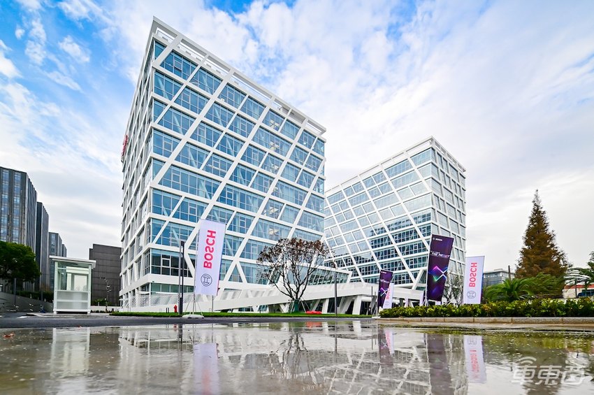 首家量产高阶智驾的国际Tier1,博世如何做到?