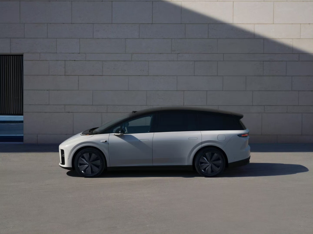 李想宣布理想i8发布进入倒计时!i6同步曝光,理想再战纯电市场