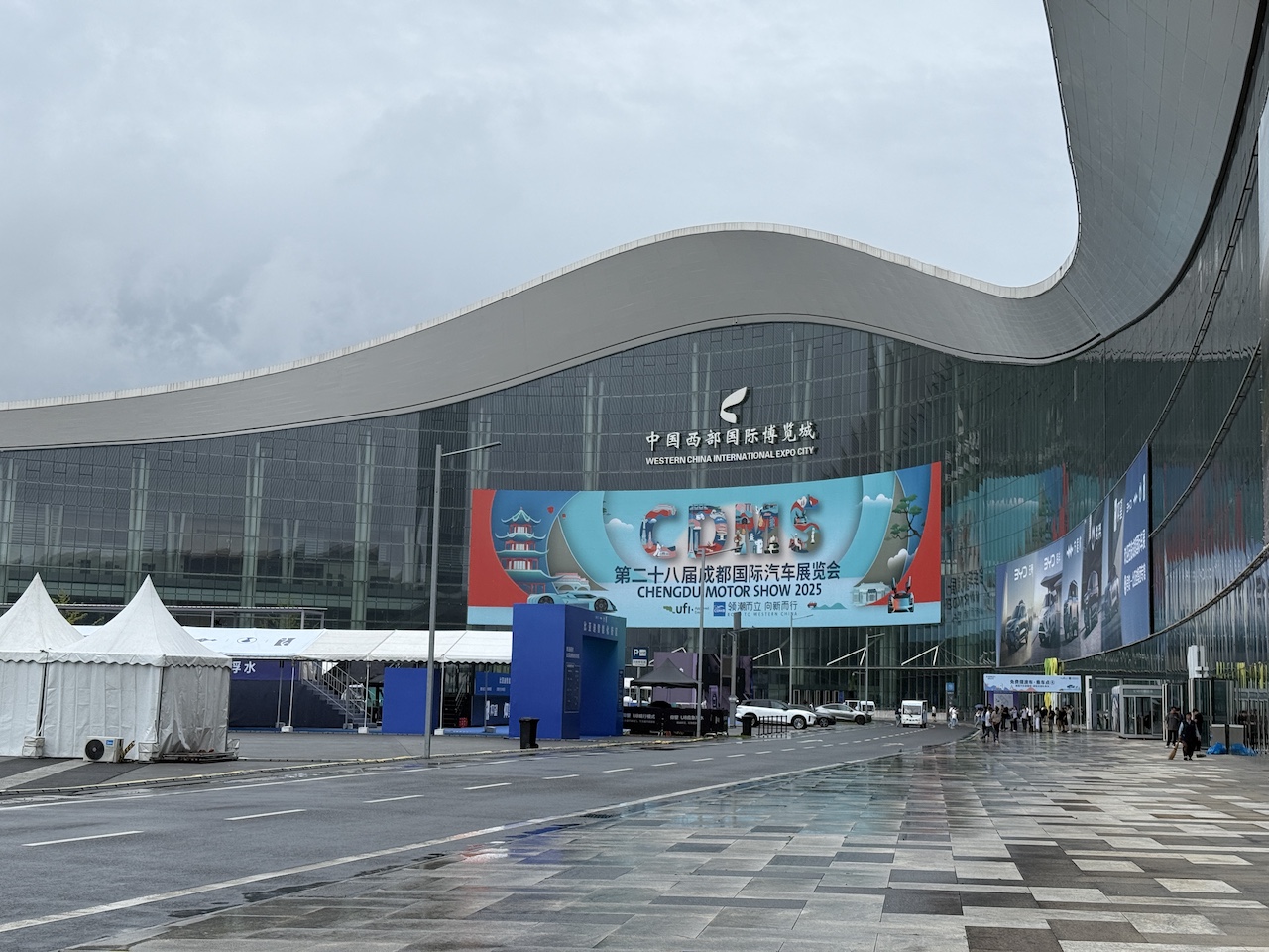 洋豪品牌一个没来！国产车价格战现场开打，暴走3万步看成都车展六大真相