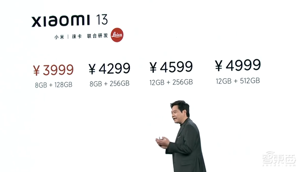 雷军登台亮出小米13系列,秀首款迷你主机,MIUI 14上能“养猫”