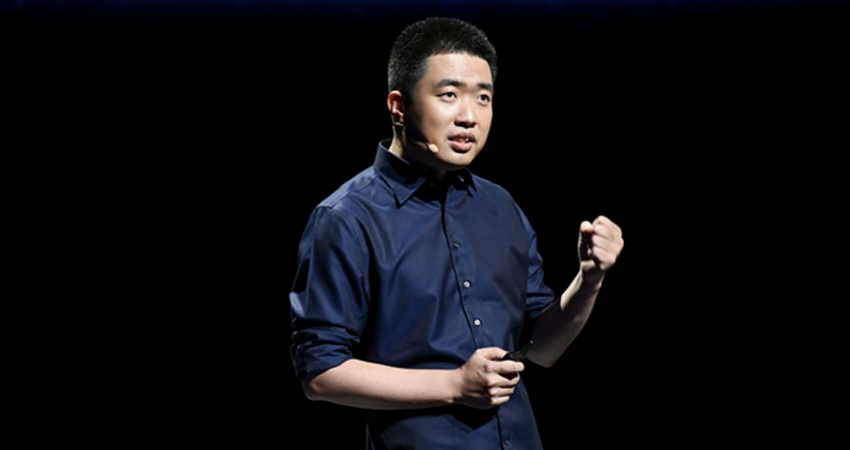 李想发声：开始反击！余承东何小鹏力挺，MEGA今天开始交付