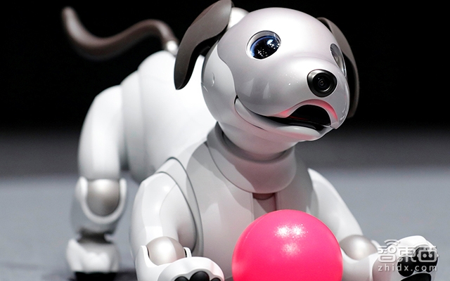 8大公司入局服务机器人!腾讯三连击