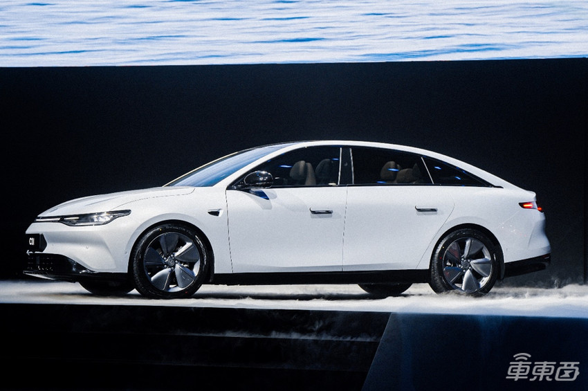 零跑C01亮相！最高续航超700公里，首搭CTC技术