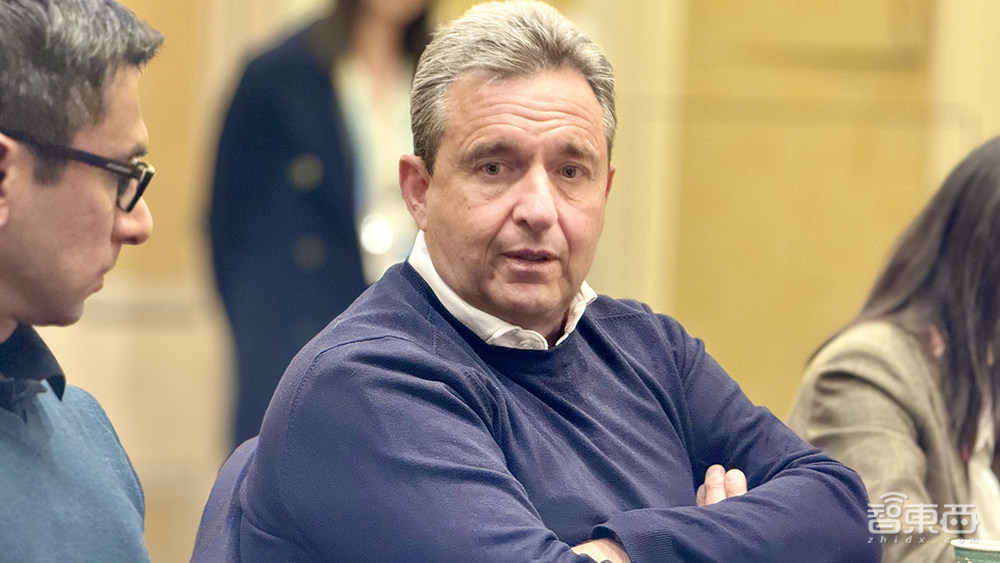 对话摩托罗拉总裁Sergio Buniac：新一代折叠手机销量是前代五倍