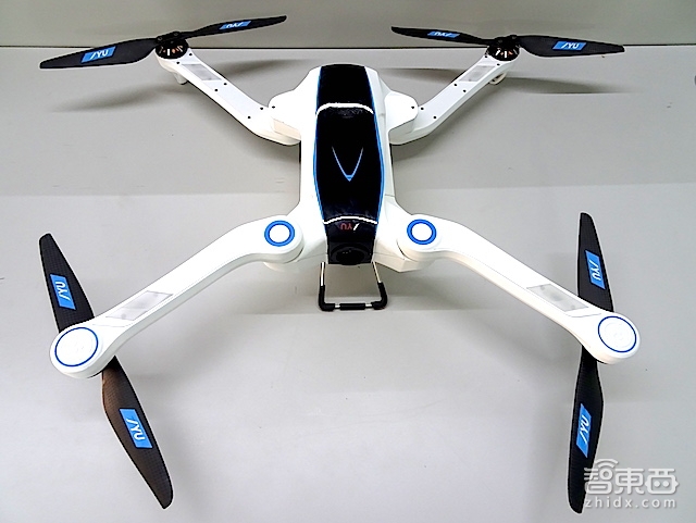 硬创先锋陈思达:玩了30年航模后开造千元无人机