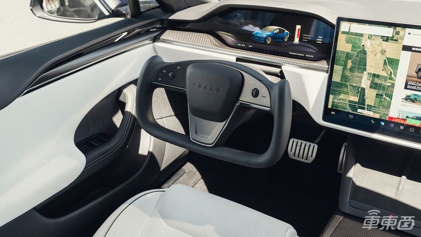 深度体验特斯拉新Model S:游戏体验翻车,方向盘让人又爱又恨