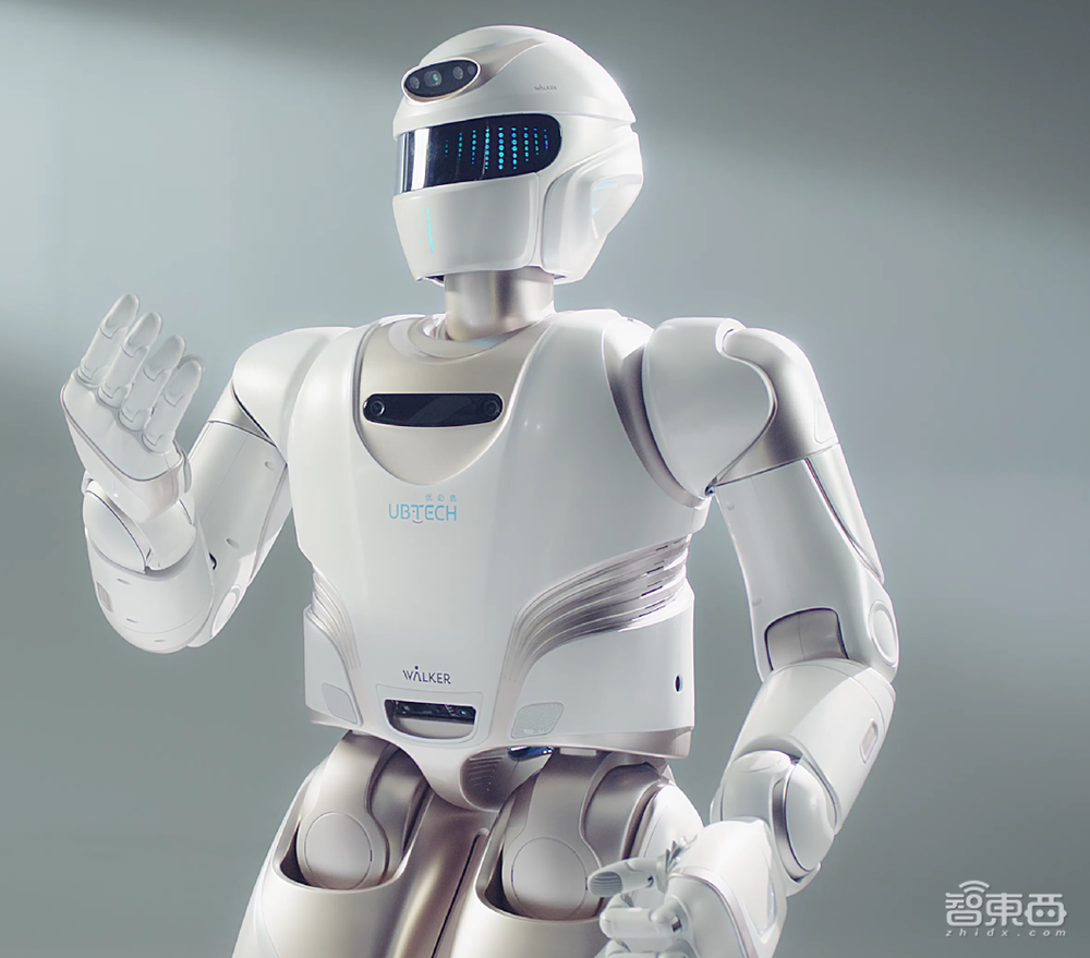 五年四次迭代,优必选首发Walker X,人形服务机器人商业化再提速