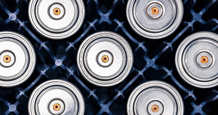 外媒实拆得州产Model Y：座椅中控都在电池上，但重量大幅降低