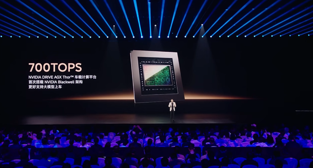 3分钟大定20万台!小米YU7杀疯了,25.35万开卖挑战Model Y