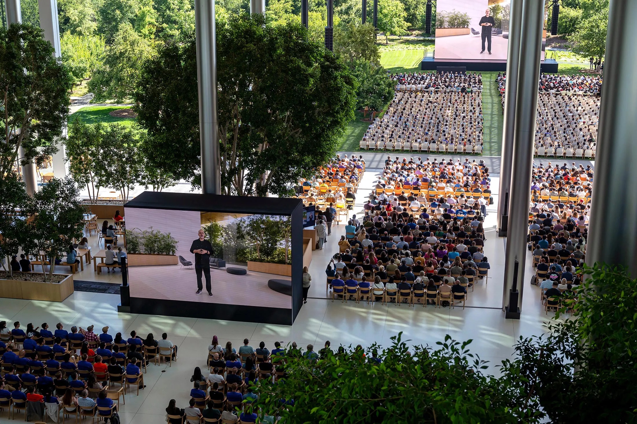 曝大模型版Siri烂尾:Bug修不完!苹果重练小号,掌舵换人