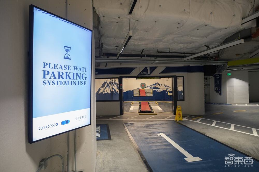 超牛机器人停车场：不用排长队找车位，费用减半车位翻倍