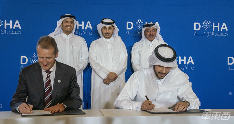 中东土豪真会玩!无人车当巡警,超级高铁飞行汽车也来了