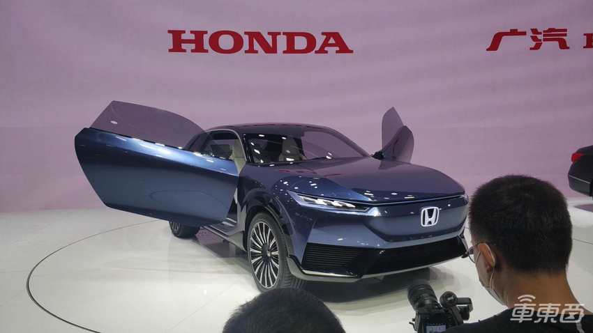 也许是2020全球最大车展！北京车展首日，小鹏搞飞机，一大波合资纯电来抢特斯拉风头