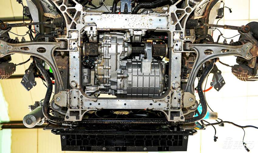 拆车看内核:极狐能否越级叫板蔚来ES6?