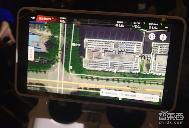 时隔八个月大疆植保无人机机再推二代 一台遥控器搞定了自主飞行