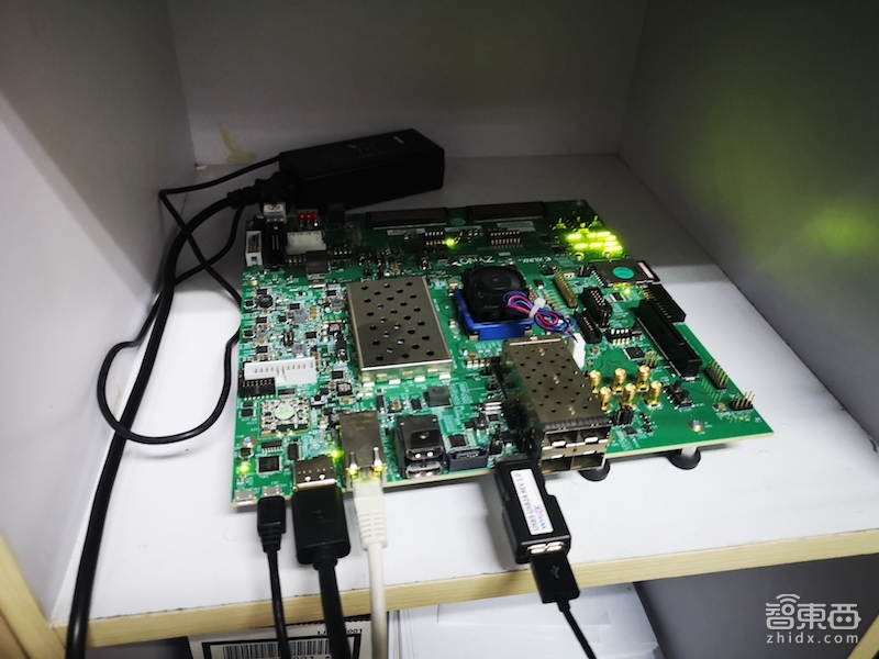 手握2款AI芯片 15年行业老兵 他要革命AI芯片存储瓶颈