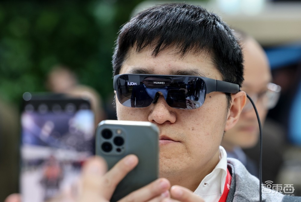 曝苹果Vision Pro新品：廉价版、第二代、AR眼镜