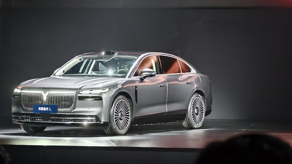 岚图追光L 27.99万元起卖!搭载“华为全家桶”,满油满电能跑1400公里