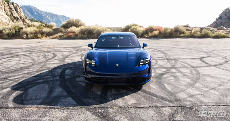 传统车企最强电动车就是它!山路试驾保时捷Taycan Turbo