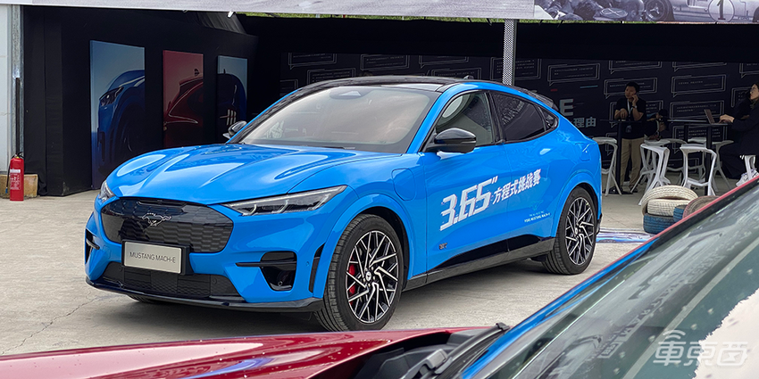 试驾福特野马纯电SUV：高性价比电动肌肉车！